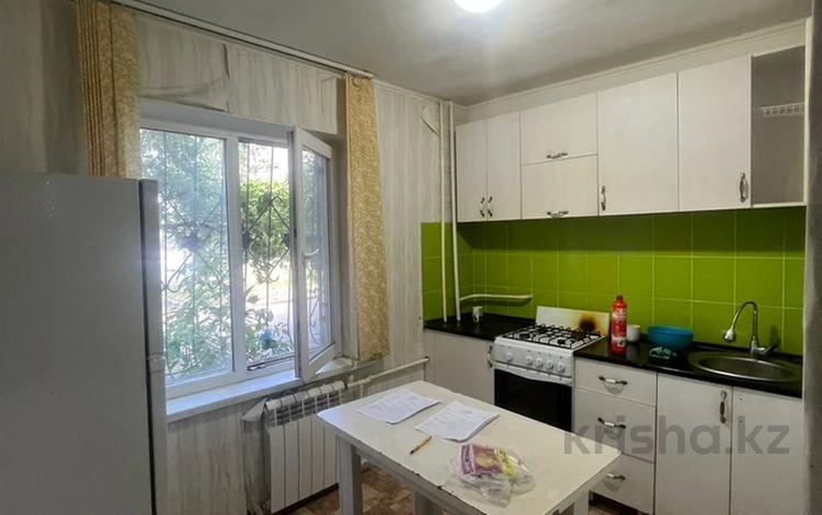 3-бөлмелі пәтер · 60 м² · 1/5 қабат, мкр 8, братьев жубановых, бағасы: 14 млн ₸ в Актобе — фото 2