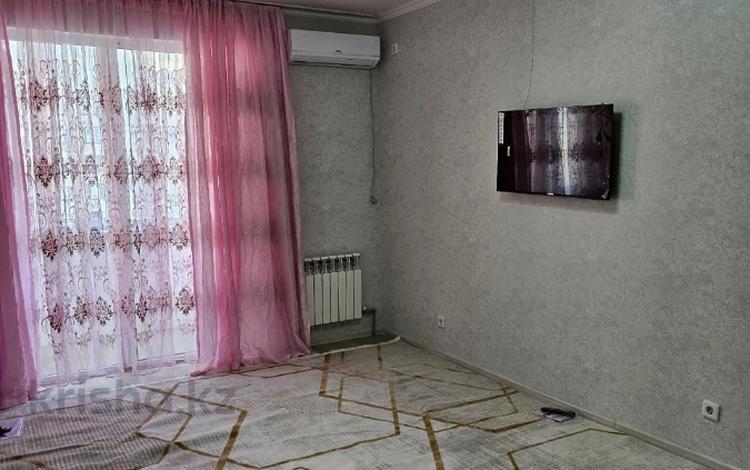 1-комнатная квартира, 40 м², 6/9 этаж, Аргынбекова за 22.5 млн 〒 в Шымкенте — фото 2