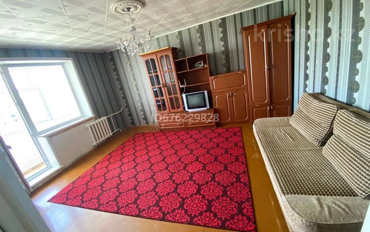 1-комнатная квартира, 42 м², 5/5 этаж, Микрорайон 6 3 за 8.5 млн 〒 в Лисаковске — фото 2