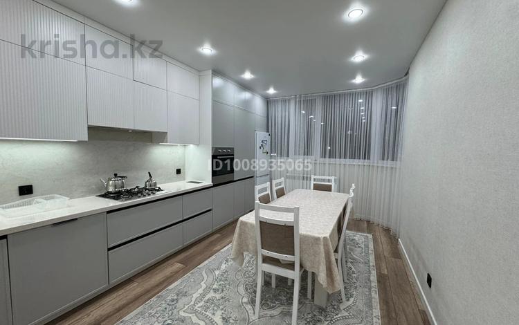 3-комнатная квартира · 108 м² · 2/9 этаж, мкр. Алтын орда, Батыс 2 11л за 52 млн 〒 в Актобе — фото 2