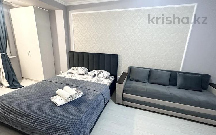 1-бөлмелі пәтер · 30 м² · 2/12 қабат, Шевченко 85, бағасы: 2 500 ₸ в Алматы, Алмалинский р-н — фото 2