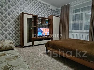 1-комнатная квартира · 42 м² · 1/2 этаж, Трусова 140 — Оборонная,Гипермаркет Апрель за 10 000 ₸ в Семее
