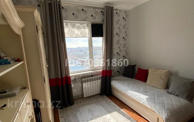 3-комнатная квартира, 100 м², 10/16 этаж, мкр. Алмагуль 21