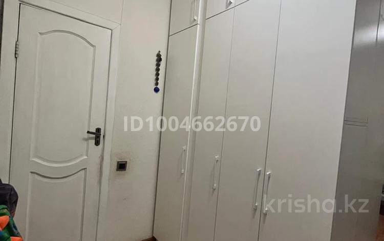 1-бөлмелі пәтер · 43 м² · 5/9 қабат, мкр Аксай-2 76, бағасы: 30 млн ₸ в Алматы, Ауэзовский р-н — фото 2