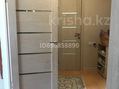 2-бөлмелі пәтер, 50 м², 4/6 қабат, мкр 12, Бокенбайбатыра 32, бағасы: 14.5 млн 〒 в Актобе, мкр 12