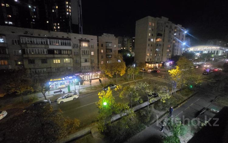 2-комнатная квартира · 45 м² · 4/5 этаж, Самал 2 — Мендикулова Аль-Фараби за 25 000 ₸ в Алматы — фото 95