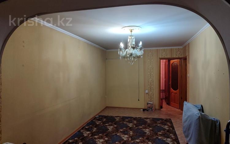 3-комнатная квартира · 60 м² · 2/5 этаж, 12-й микрорайон 227 за 19.2 млн ₸ в Шымкенте, Енбекшинский р-н — фото 2