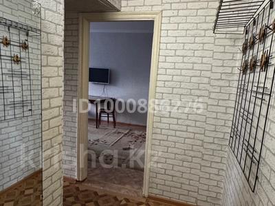 Пәтерлер в Абай обл.: 1-бөлмелі пәтер · 30 м² · 2/5 қабат, Узбекская 9 — Магазин Океан, бағасы: 13 млн 〒 1-бөлмелі пәтер · 30 м² · 2/5 қабат, Узбекская 9 — Магазин Океан, бағасы: 13 млн 〒 в Семее
