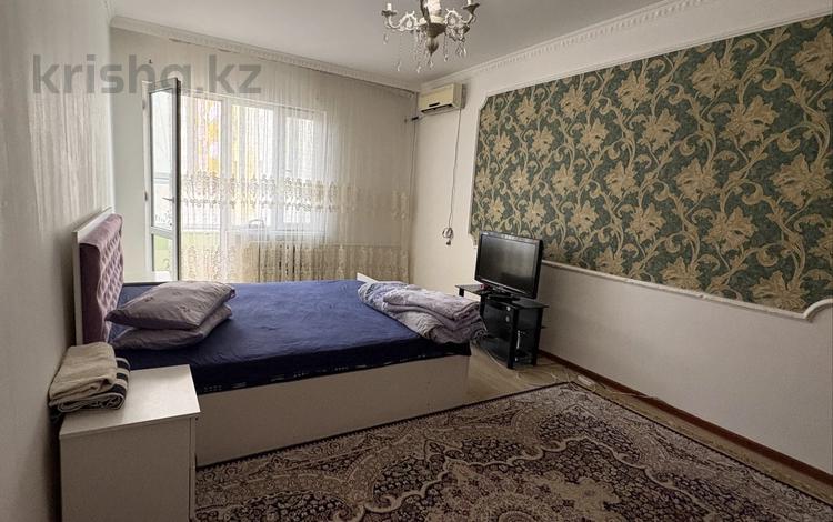 1-комнатная квартира · 50 м² · 7/9 этаж, мкр. Алмагуль, Алмагул 14 за 10 000 ₸ в Атырау — фото 2