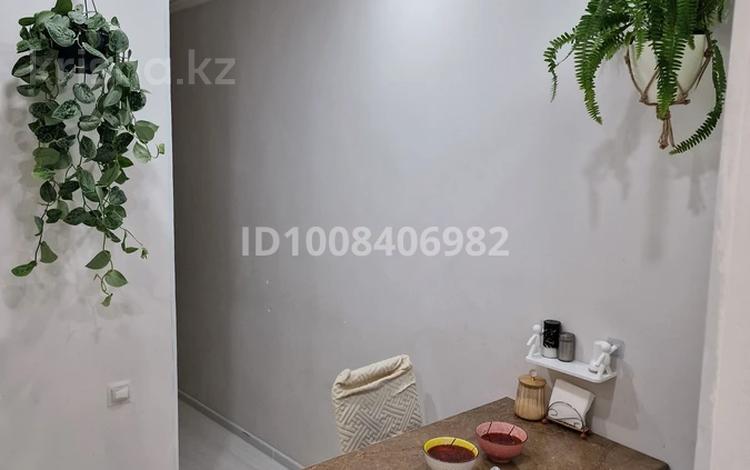 1-бөлмелі пәтер · 34 м², Сулейманова 20 — Койгелды-сулейманова, бағасы: 11.3 млн 〒 в Таразе — фото 2