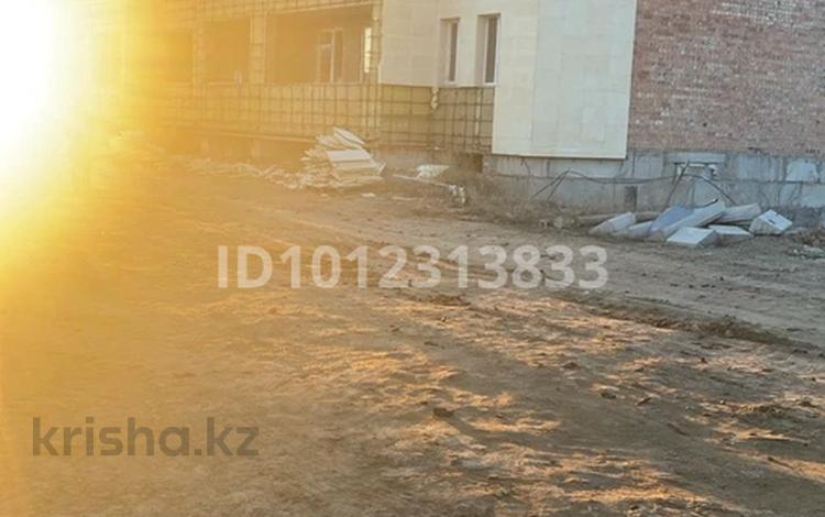 4-комнатная квартира · 102.7 м² · 5/5 этаж, Мкр. Интернациональный 14 за 15.5 млн ₸ в Астане, Алматы р-н — фото 2