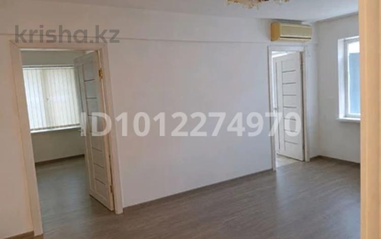 4-комнатная квартира · 65 м² · 1/5 этаж, 2 мкр 8 за 18 млн ₸ в Атырау, мкр Авангард-2 — фото 2