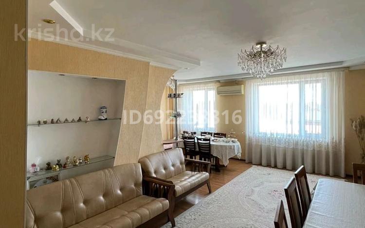 3-бөлмелі пәтер, 100 м², 5/9 қабат, мкр 12 54, бағасы: 35 млн 〒 в Актобе, мкр 12 — фото 2