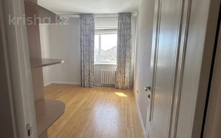 4-бөлмелі пәтер · 83 м² · 11/12 қабат, Валиханова 1 — В центре правого берега пересеч. ул.Иманова, бағасы: 43 млн ₸ в Астане, Алматы р-н — фото 11