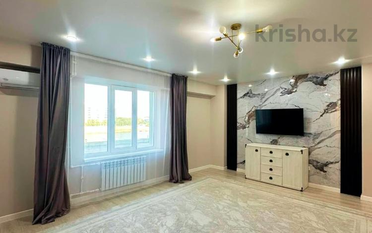 2-бөлмелі пәтер · 95 м² · 3/9 қабат, Бактыгерея Кулманова 1б, бағасы: 36 млн ₸ в Атырау — фото 3