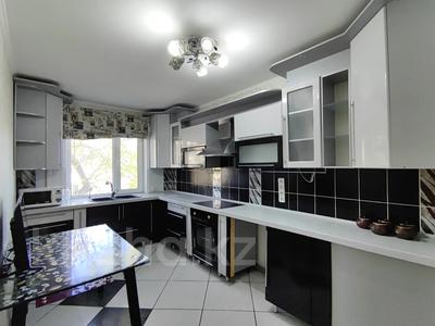 3-комнатная квартира · 75 м² · 3/5 этаж, 1-й квартал, 1-й квартал 10 за 20.7 млн 〒 в Караганде, Алихана Бокейханова р-н