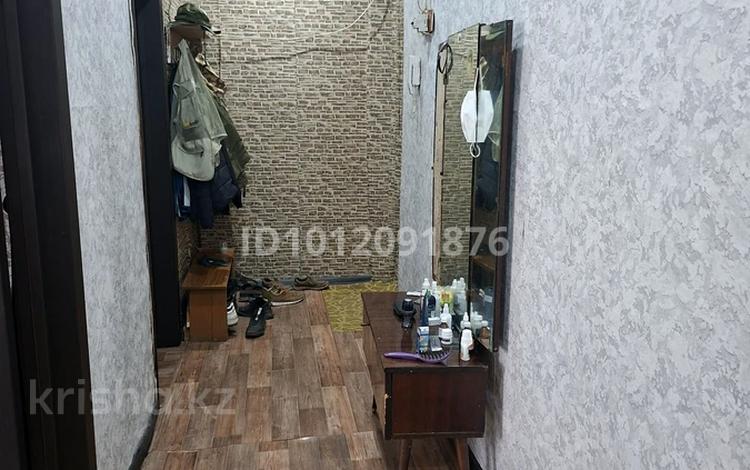 2-бөлмелі пәтер · 47.9 м² · 2/3 қабат, ул. Абая 40, бағасы: 13 млн ₸ в Карагандинской обл. — фото 2