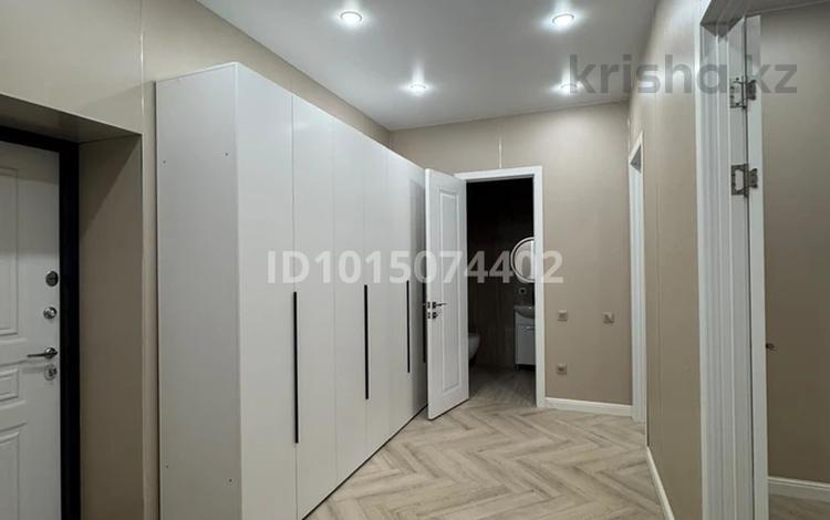 2-бөлмелі пәтер · 90 м² · 7/10 қабат, Гүлдер 3 ш/а., Микрорайон Гульдер-1 3а — Рядом Норма, бағасы: 330 000 ₸ в Караганде, Казыбек би р-н — фото 2