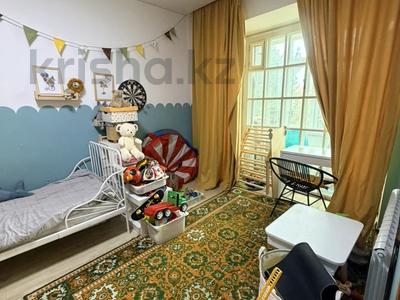 2-бөлмелі пәтер · 60 м² · 4/4 қабат, Назарбаева 151/2, бағасы: 200 000 ₸ в Уральске
