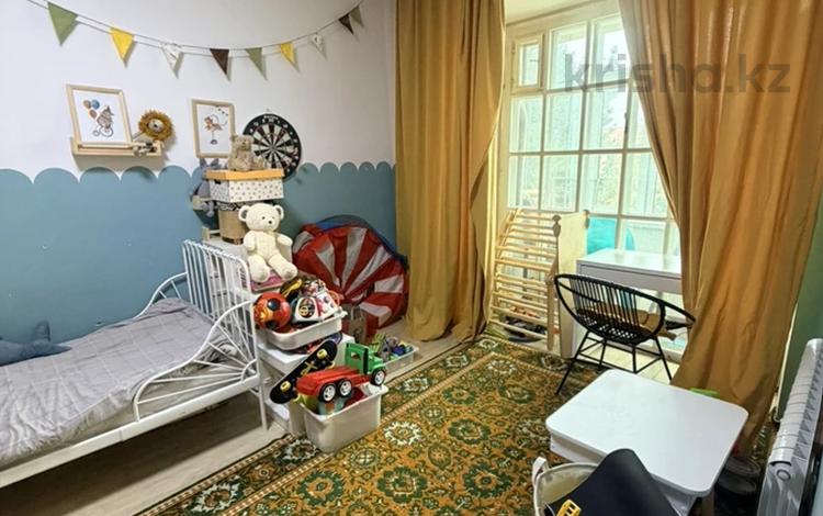 2-бөлмелі пәтер · 60 м² · 4/4 қабат, Назарбаева 151/2, бағасы: 200 000 ₸ в Уральске — фото 2