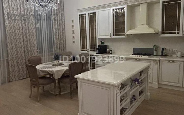 3-комнатная квартира · 92.7 м² · 2/2 этаж, Почтамтская — Исаакиевский собор за 550 млн 〒 в Санкт-петербурге — фото 2