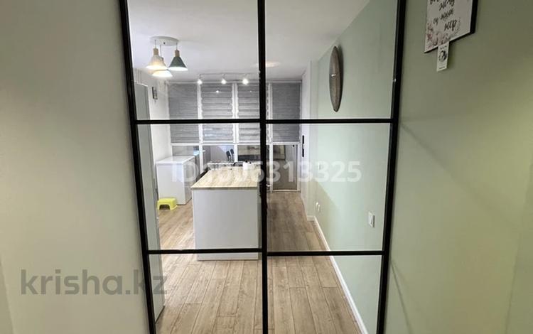2-комнатная квартира · 80 м² · 5/25 этаж, мкр Юго-Восток, Байкен Ашимова 22 за 35 млн ₸ в Караганде, Казыбек би р-н — фото 2