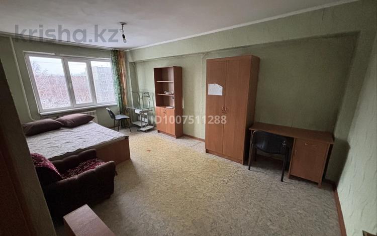 2-бөлмелі пәтер · 55 м² · 4/5 қабат, Льва Толстого 15 33, бағасы: 150 000 ₸ в Усть-Каменогорске, Ульбинский — фото 3