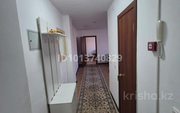2-бөлмелі пәтер · 54 м² · 18/25 қабат, Микрорайон Байкена Ашимова 22, бағасы: 20.5 млн ₸ в Караганде, Казыбек би р-н — фото 2