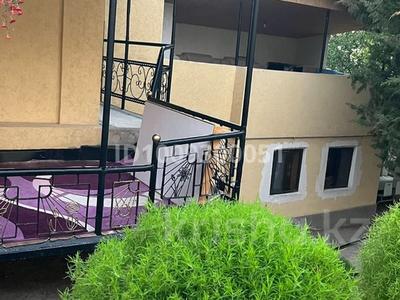 Отдельный дом · 6 комнат · 210 м² · 10 сот., 3 мкр 5 в — Шаңырақ тойхана жақта. за 25 млн 〒 в Ленгере