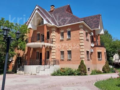 Отдельный дом · 11 комнат · 517 м², Едил 5 за 2 млн 〒 в Атырау, мкр Жилгородок