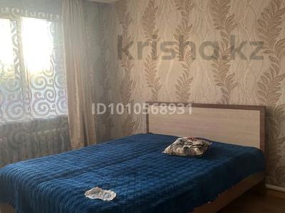 Отдельный дом · 3 комнаты · 80 м², Дулатова — Рынок жансая за 150 000 〒 в Семее
