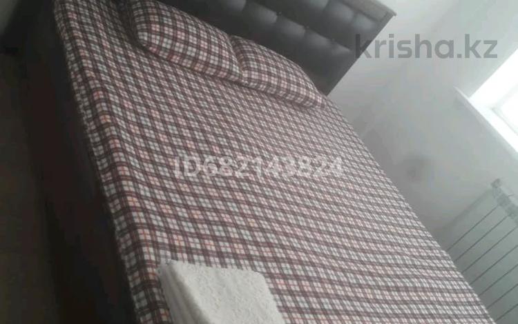 2-комнатная квартира · 70 м² · 9/9 этаж, мкр Нурсая 118 за 10 000 ₸ в Атырау — фото 2