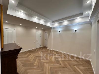 3-бөлмелі пәтер · 140 м² · 7/12 қабат, мкр Самал-3, Самал-2 58 — проспект Достык , Назарбаева, бағасы: 150 млн ₸ в Алматы, Медеуский р-н