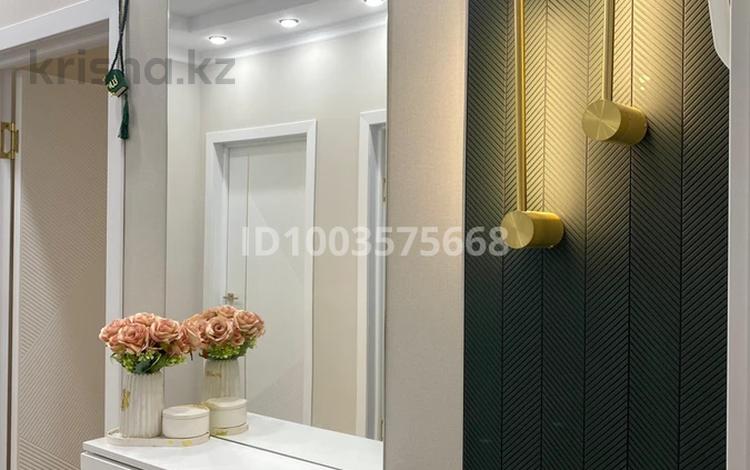 3-комнатная квартира · 100 м² · 4/7 этаж, 16-й мкр 15/1 за 33 млн ₸ в Актау — фото 2