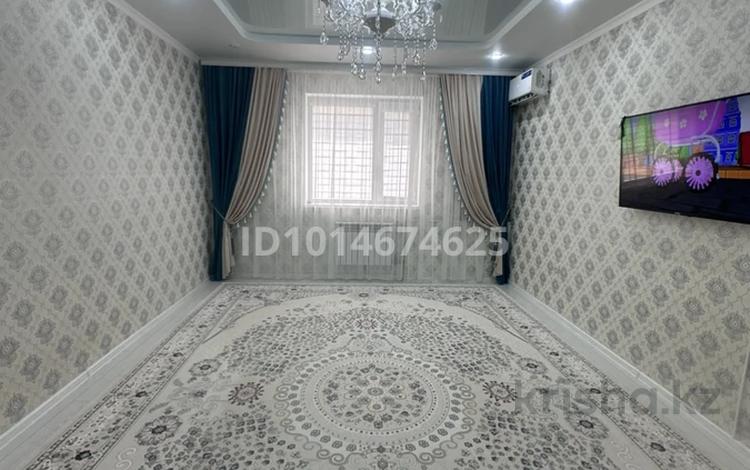 3-комнатная квартира · 79.9 м² · 6/6 этаж, 32В мкр 12 за 22 млн ₸ в Актау — фото 2