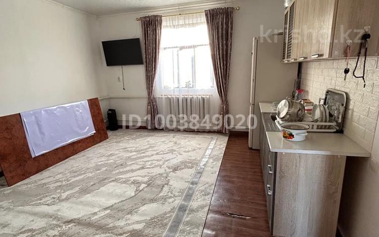 Отдельный дом · 2 комнаты · 75 м² · 8 сот., Сейтхан Абдула 447 за 14 млн 〒 в Таразе — фото 2