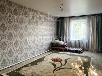 Дом · 3 комнаты · 70 м², Молдагулова 25/1 за 30 000 ₸ в 