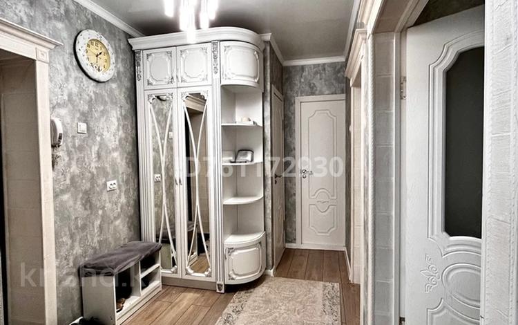 4-комнатная квартира · 82 м² · 4/5 этаж, Мынбулак микрорайон 52 — Базарчик 9 микрорайон напротив Сафият за 29 млн ₸ в Таразе — фото 2