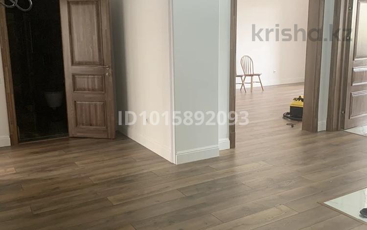 4-комнатная квартира · 148 м² · 2/8 этаж, мкр. Алтын орда, Пр Санкибай батыра 40Б за 80 млн ₸ в Актобе — фото 2