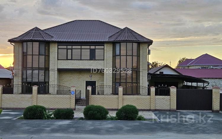 Отдельный дом · 7 комнат · 303 м² · 10 сот., мкр Жеруйык, 24 15 за 119.4 млн 〒 в Атырау — фото 2