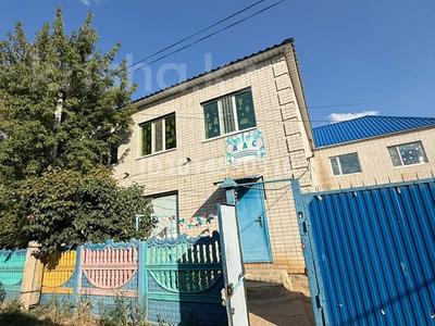 Отдельный дом · 6 комнат · 405 м² · 5 сот., Хиуаз Доспанова 75 — Остановка жд больница за 85 млн ₸ в Актобе, мкр Москва