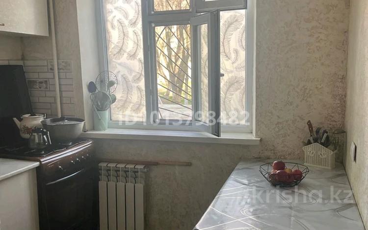 2-комнатная квартира · 42 м² · 1/5 этаж, мкр Каратау 10 за 10.8 млн ₸ в Таразе — фото 2