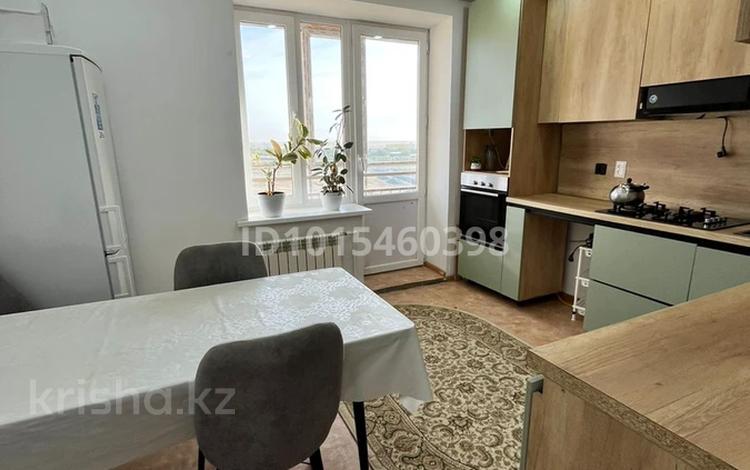 2-комнатная квартира · 75 м² · 9/9 этаж, мкр Старый Аэропорт, Самал 104 за 150 000 ₸ в Уральске — фото 2