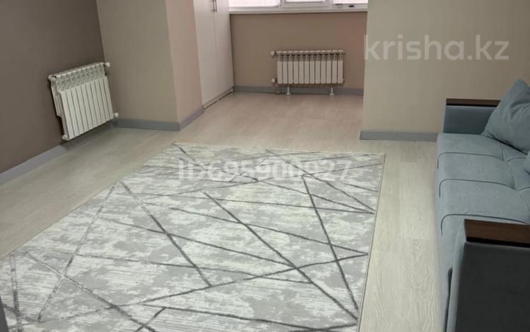 2-комнатная квартира · 78.3 м² · 5/5 этаж, мкр Строитель 39/3 за 220 000 ₸ в Уральске — фото 14