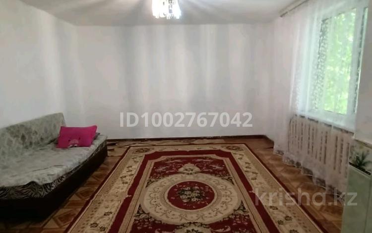 Отдельный дом · 2 комнаты · 38 м², Покровка, ул Доспамбет жырау, 11 — На границе с городом,, маршруты 228,217,219,42,216,234,233,220,219,221 за 80 000 〒 в Кенена Азербаева (Покровка) — фото 2