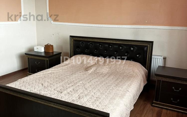 3-комнатная квартира · 115 м² · 13/22 этаж, Нажимеденова 10/2 — Тауелсиздик-калдаякова за 350 000 ₸ в Астане, Сарайшык р-н — фото 2