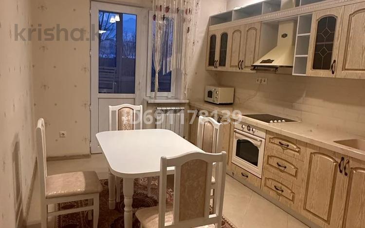 3-комнатная квартира, 105 м², 5/16 этаж помесячно, Торайгырова 19а