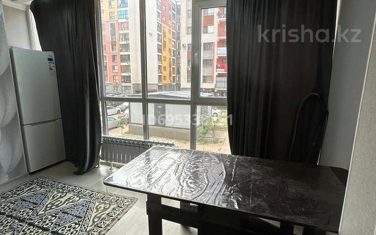 2-комнатная квартира, 54 м², 2/10 этаж помесячно, Сейфуллина