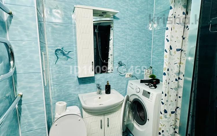 1-бөлмелі пәтер · 35 м² · 2/5 қабат, Авангард-4 4а — Bavarius, бағасы: 10 000 ₸ в Атырау, мкр Авангард-4 — фото 9