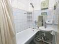3-бөлмелі пәтер · 64 м² · 5/5 қабат, Строитель ш/а. 16/1, бағасы: 15 млн ₸ в Уральске, мкр Строитель — фото 9
